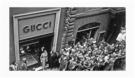 storia gucci in breve|Gucci country of origin.